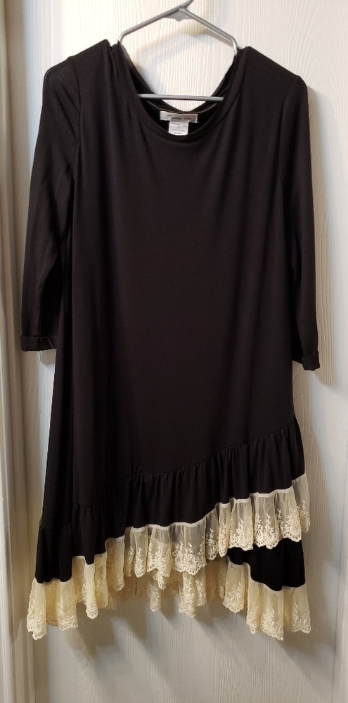 Black boutique dress with cream lace